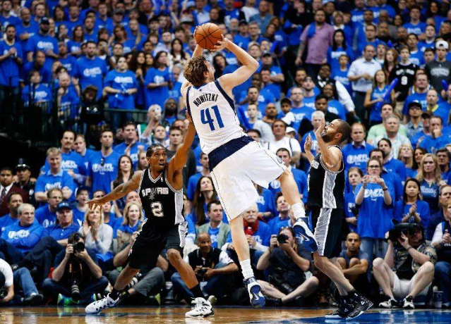 强调了一点 强调了一点