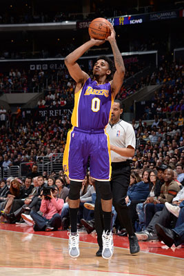 球推向高点 球推向高点